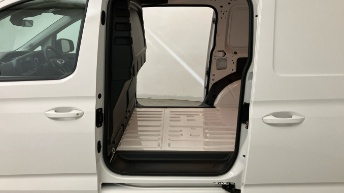 Volkswagen Caddy Maxi Caddy Cargo Maxi C20 Diesel 2.0 TDI 102 Commerce Plus Van [Assistance] - Image 34